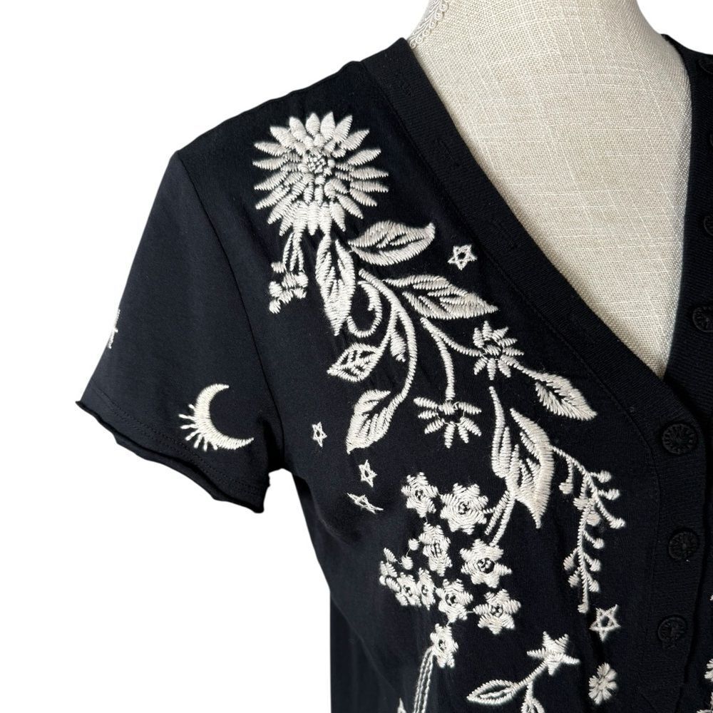 Johnny Was Dark Grey Oleander Embroidered Button Neck Knit Boho Tee Top - Picture 8 of 11